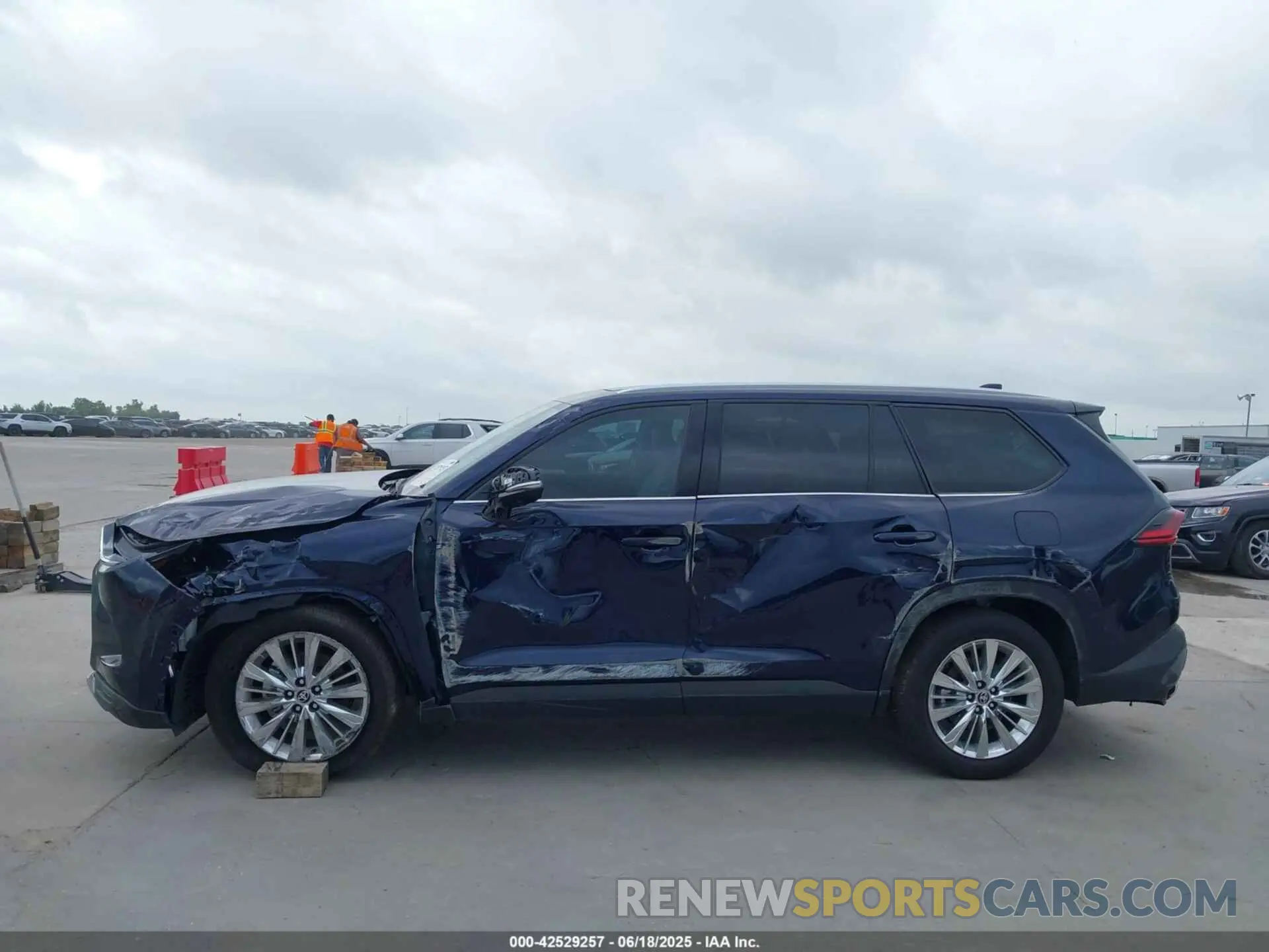 15 fotografías del automóvil dañado 5TDAAAB51SS082417 TOYOTA GRAND HIGHLANDER 2025