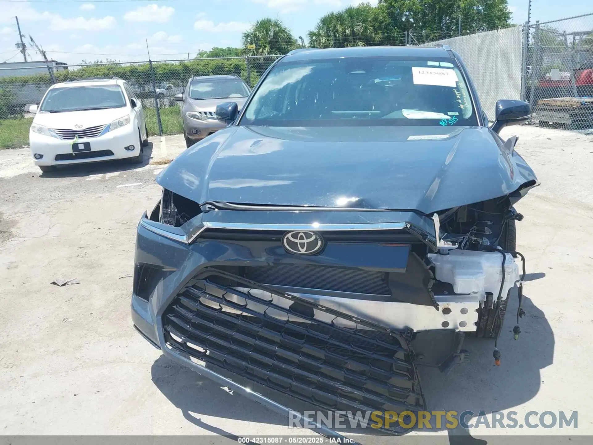 12 fotografías del automóvil dañado 5TDAAAB56SS084261 TOYOTA GRAND HIGHLANDER 2025