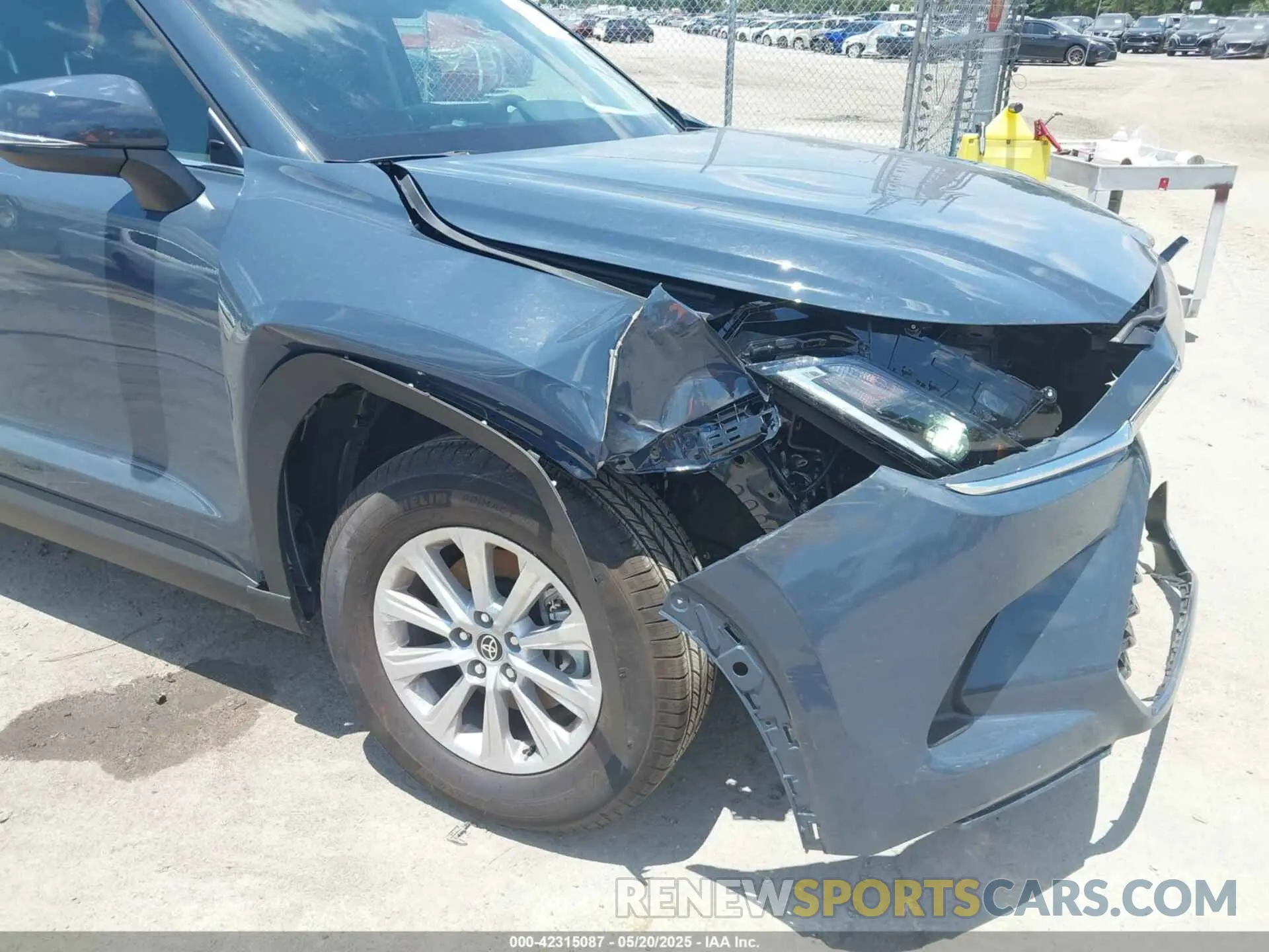 17 fotografías del automóvil dañado 5TDAAAB56SS084261 TOYOTA GRAND HIGHLANDER 2025