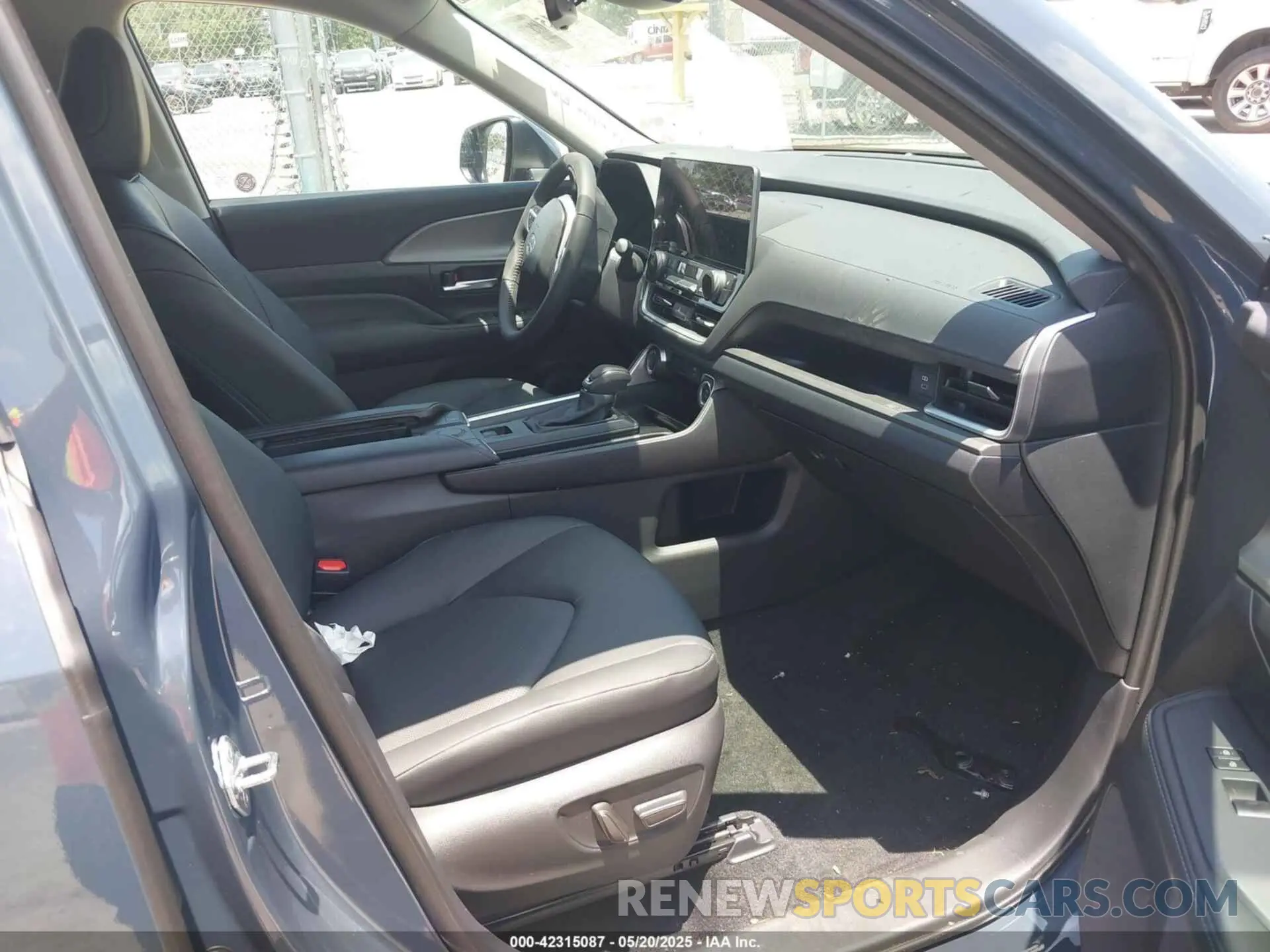 5 fotografías del automóvil dañado 5TDAAAB56SS084261 TOYOTA GRAND HIGHLANDER 2025