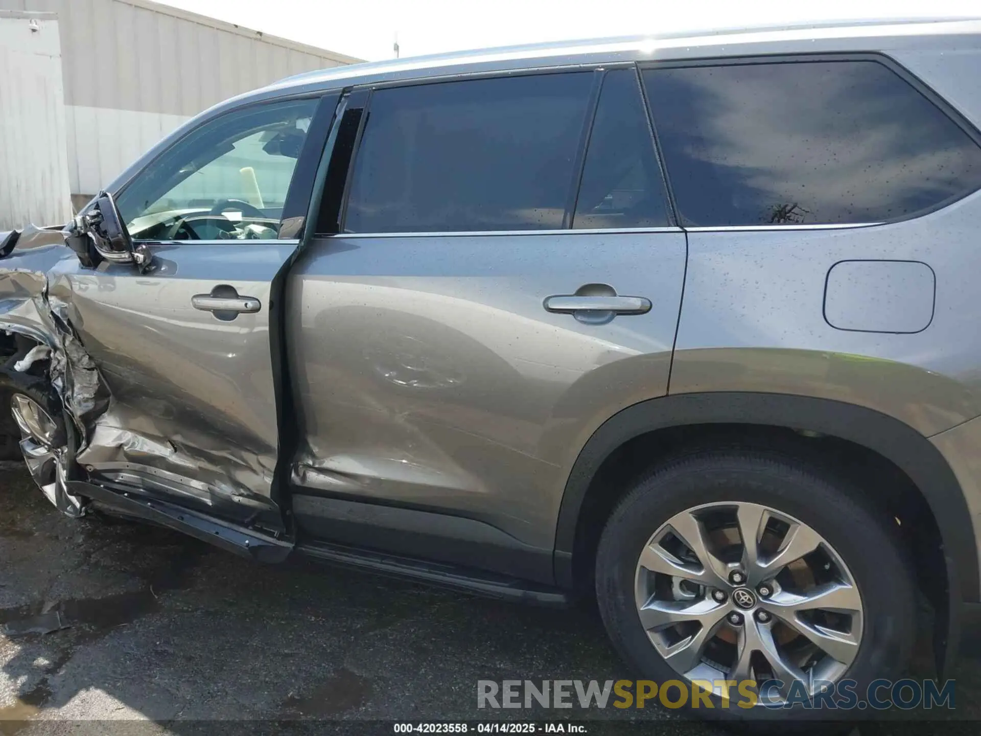 14 fotografías del automóvil dañado 5TDAAAB57SS073642 TOYOTA GRAND HIGHLANDER 2025