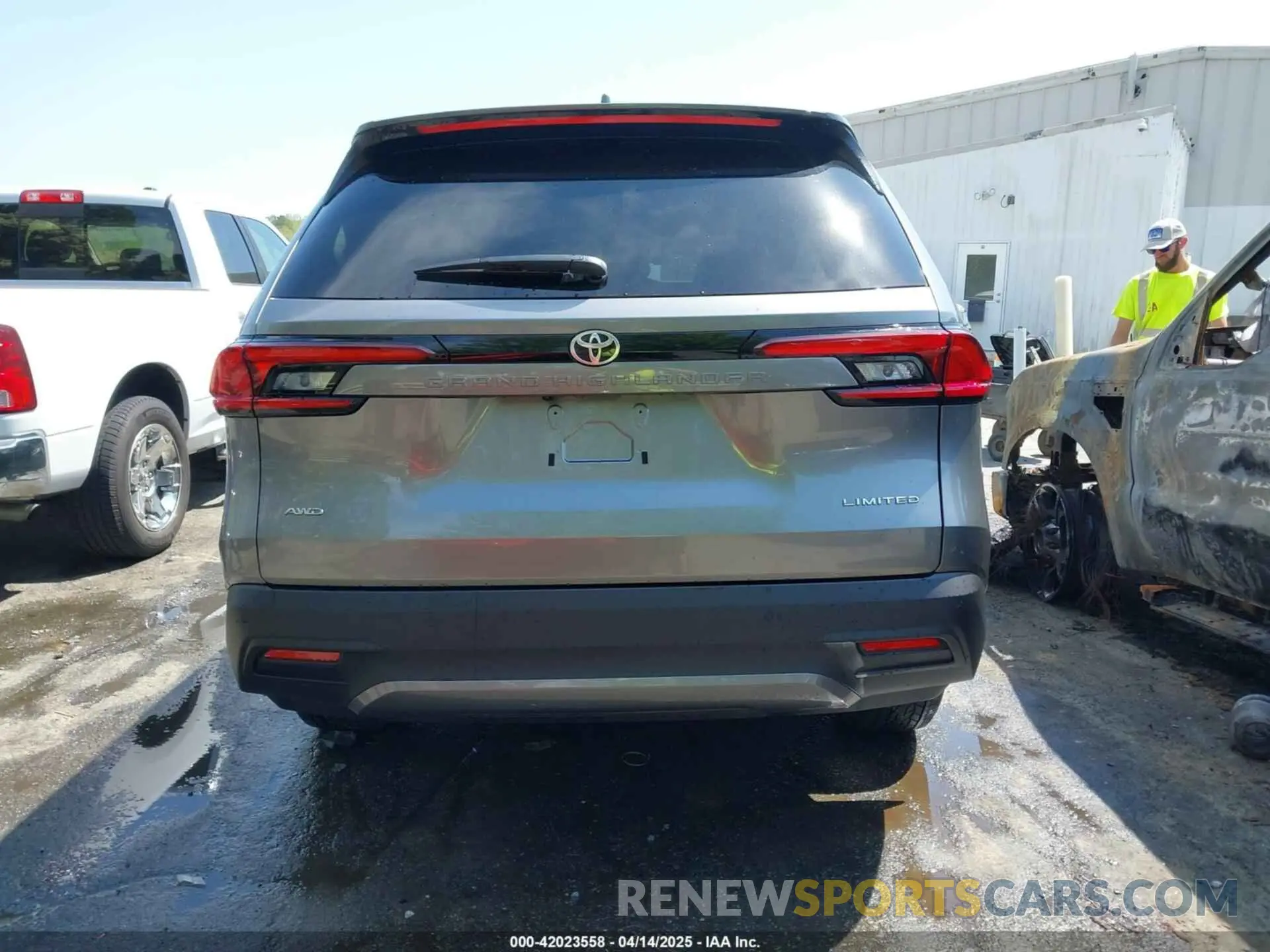 16 fotografías del automóvil dañado 5TDAAAB57SS073642 TOYOTA GRAND HIGHLANDER 2025
