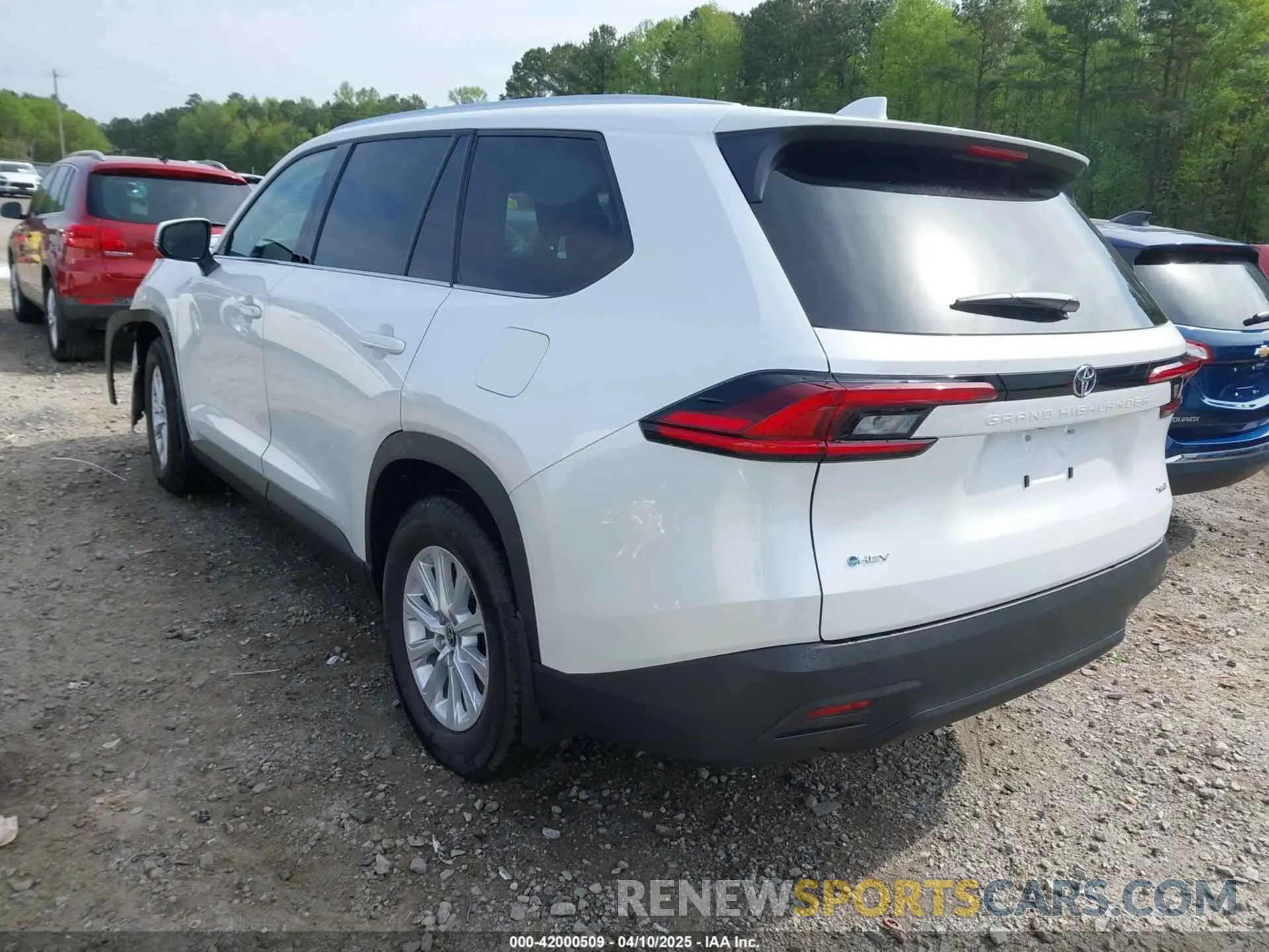 3 fotografías del automóvil dañado 5TDABAA58SS002111 TOYOTA GRAND HIGHLANDER 2025