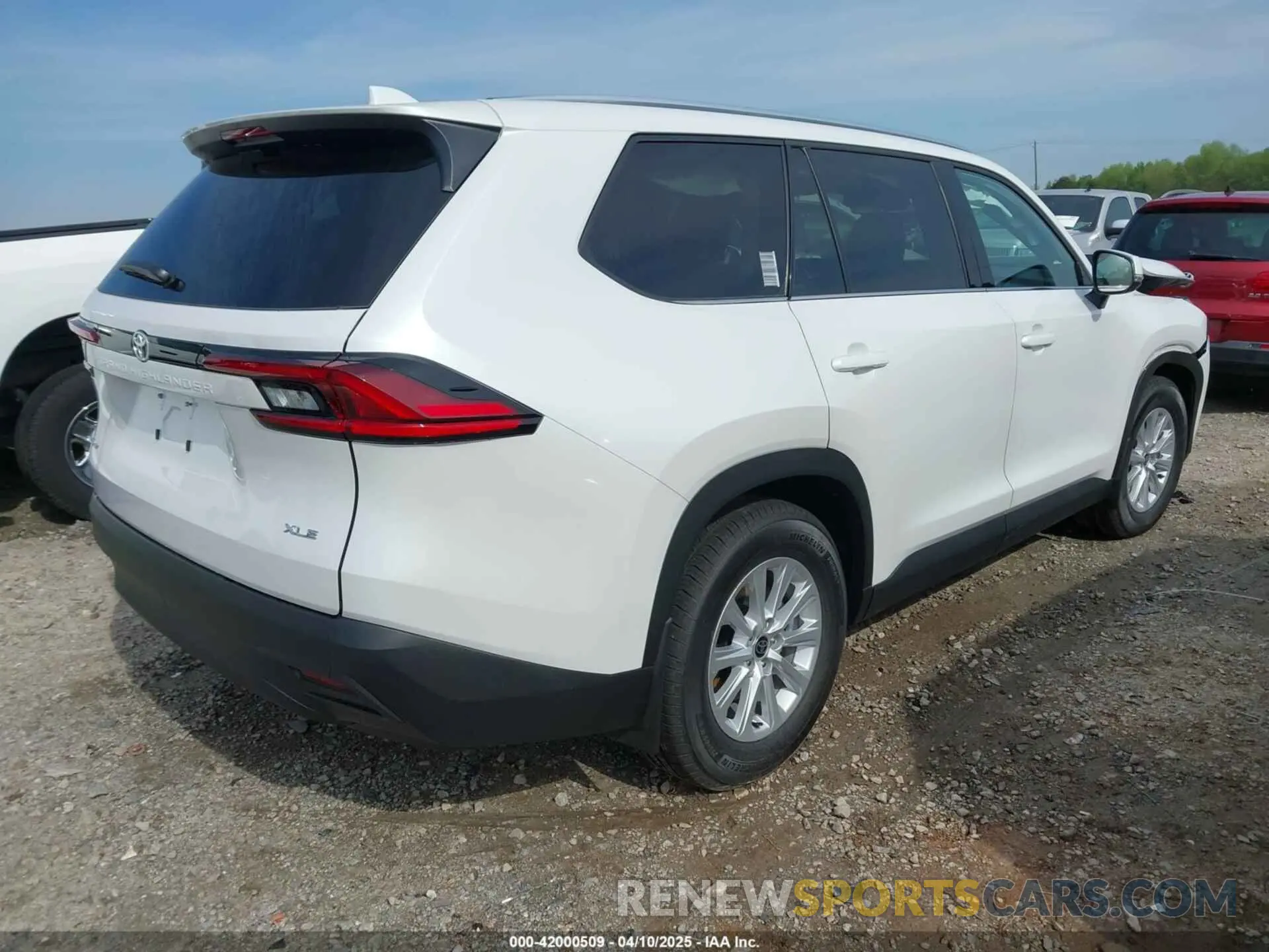 4 fotografías del automóvil dañado 5TDABAA58SS002111 TOYOTA GRAND HIGHLANDER 2025