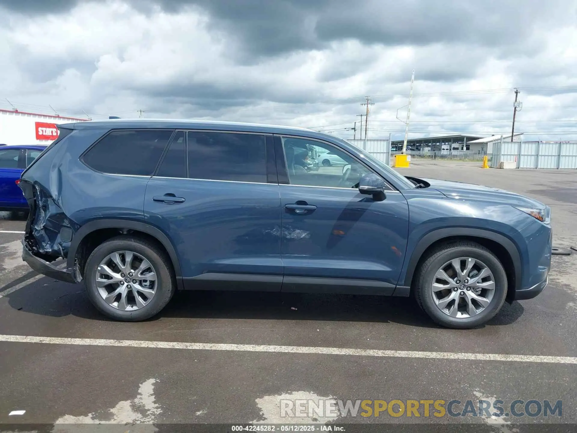 13 fotografías del automóvil dañado 5TDACAB55SS034154 TOYOTA GRAND HIGHLANDER 2025