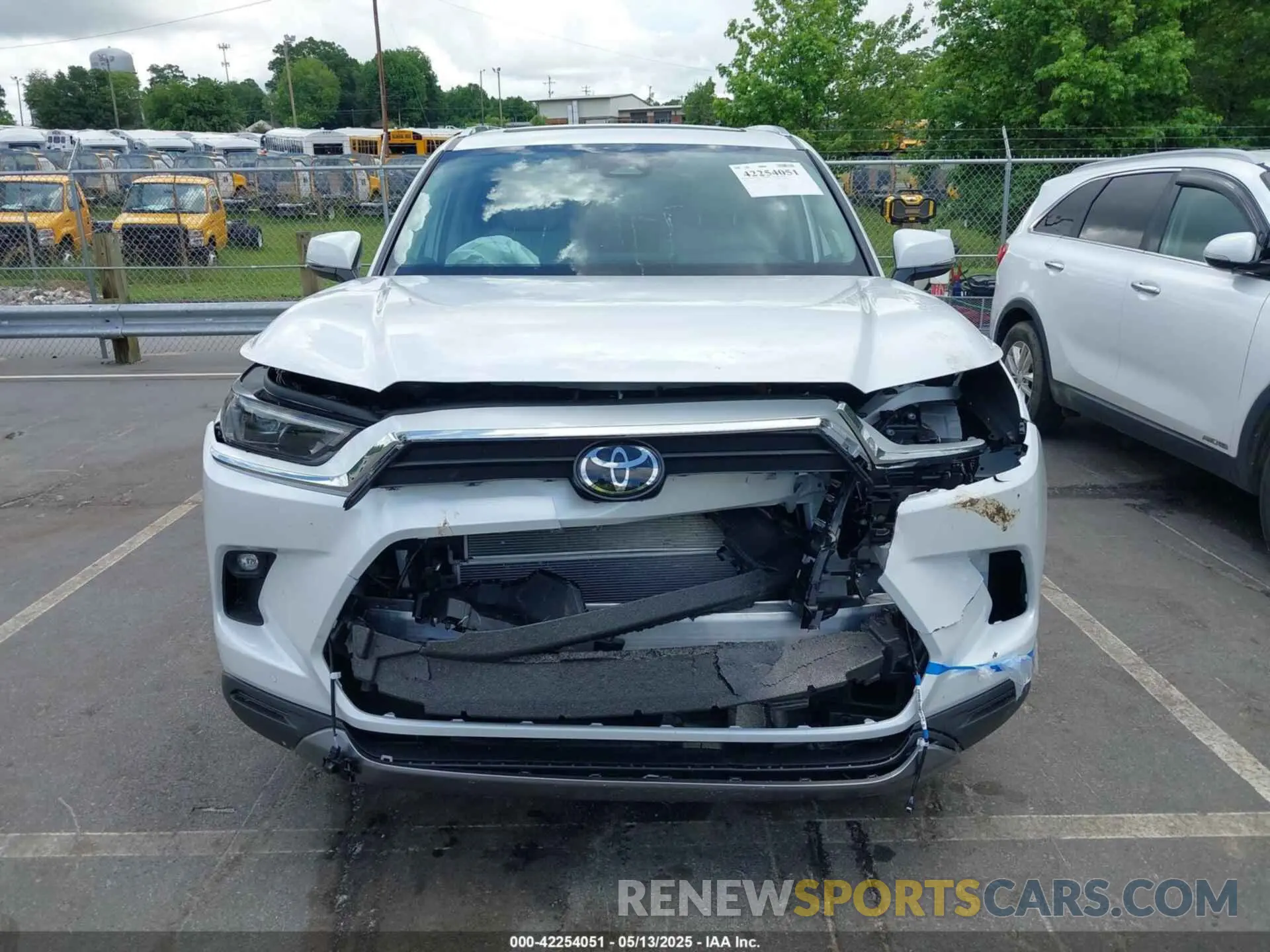 13 fotografías del automóvil dañado 5TDACAB55SS044585 TOYOTA GRAND HIGHLANDER 2025