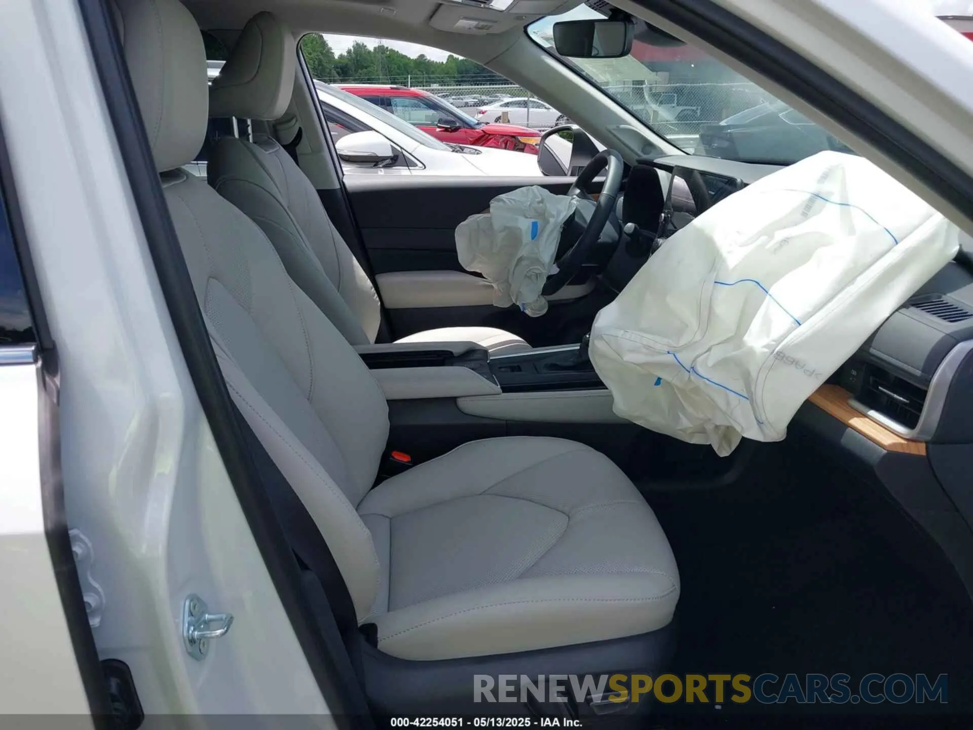 5 fotografías del automóvil dañado 5TDACAB55SS044585 TOYOTA GRAND HIGHLANDER 2025