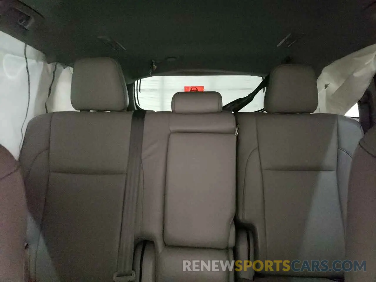 10 fotografías del automóvil dañado 5TDJZRFH7JS561063 TOYOTA HIGHLANDER 2018