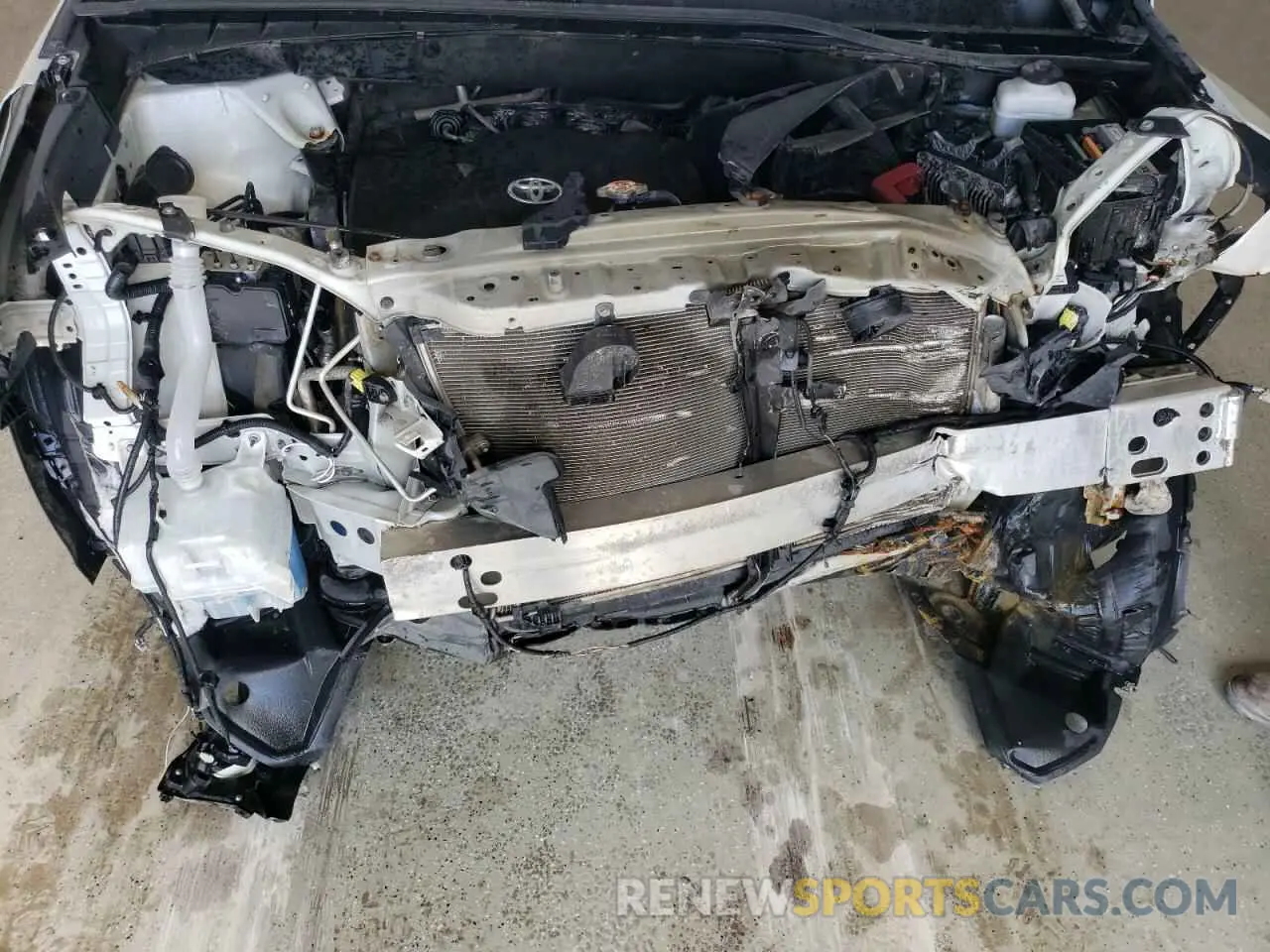 12 fotografías del automóvil dañado 5TDJZRFH7JS561063 TOYOTA HIGHLANDER 2018