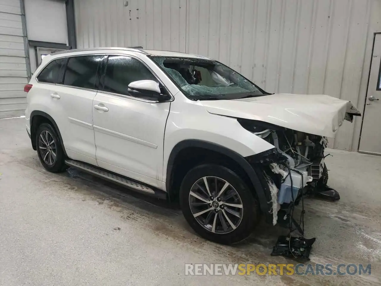 4 fotografías del automóvil dañado 5TDJZRFH7JS561063 TOYOTA HIGHLANDER 2018