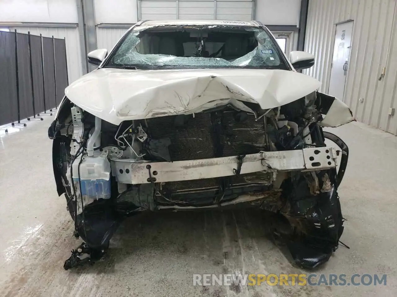 5 fotografías del automóvil dañado 5TDJZRFH7JS561063 TOYOTA HIGHLANDER 2018