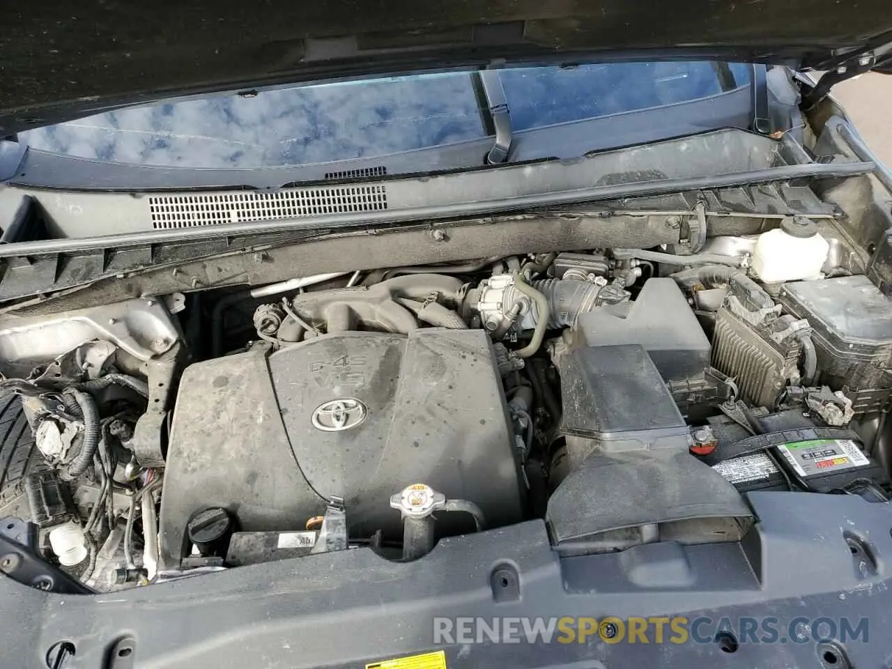 12 fotografías del automóvil dañado 5TDJZRFHXJS531765 TOYOTA HIGHLANDER 2018
