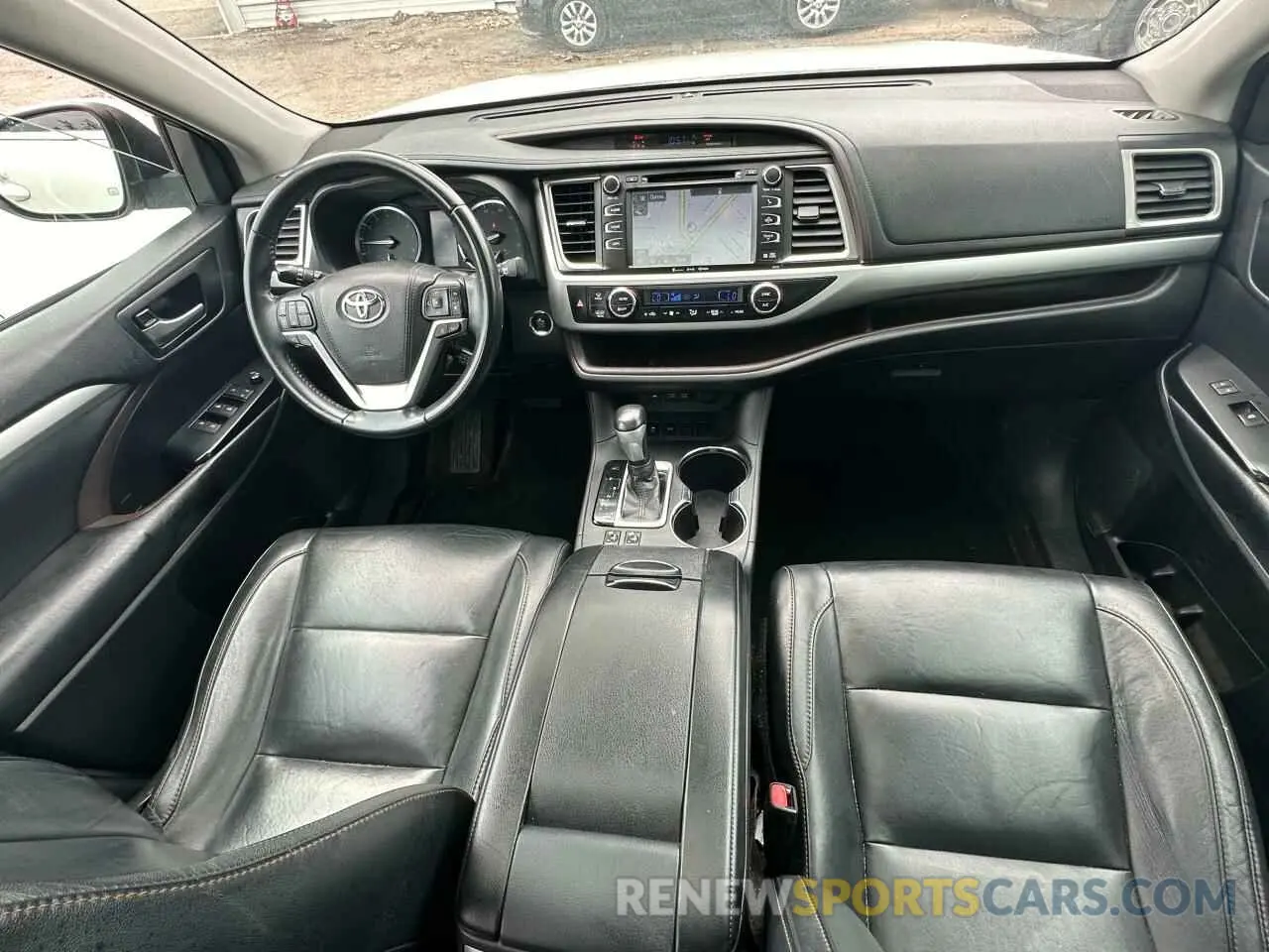 9 fotografías del automóvil dañado 5TDKZRFH5JS279668 TOYOTA HIGHLANDER 2018