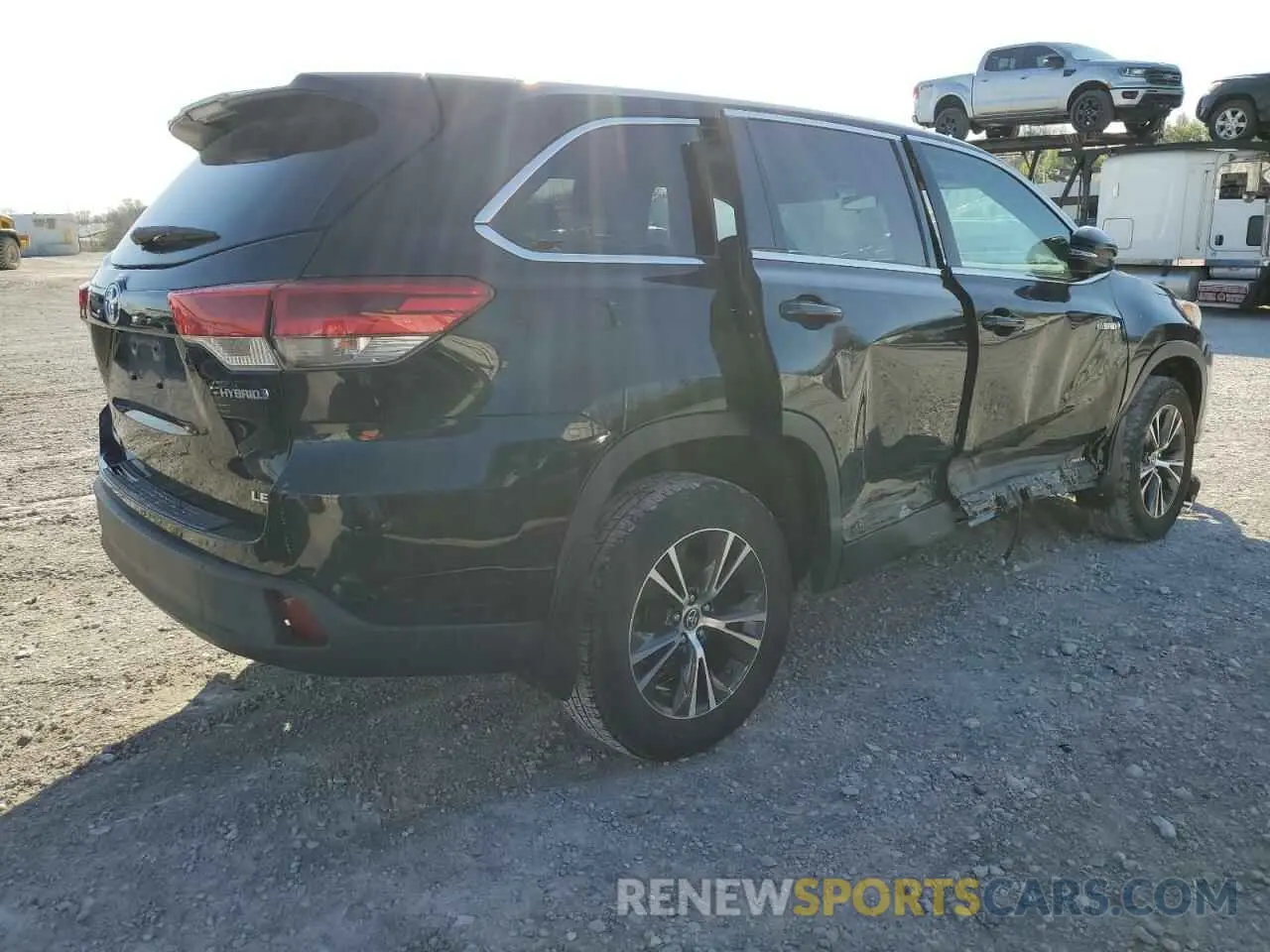 3 fotografías del automóvil dañado 5TDBGRFH1KS061296 TOYOTA HIGHLANDER 2019
