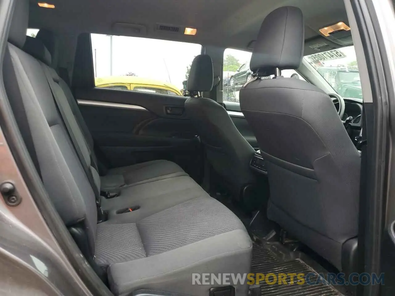 11 fotografías del automóvil dañado 5TDBGRFH4KS065908 TOYOTA HIGHLANDER 2019
