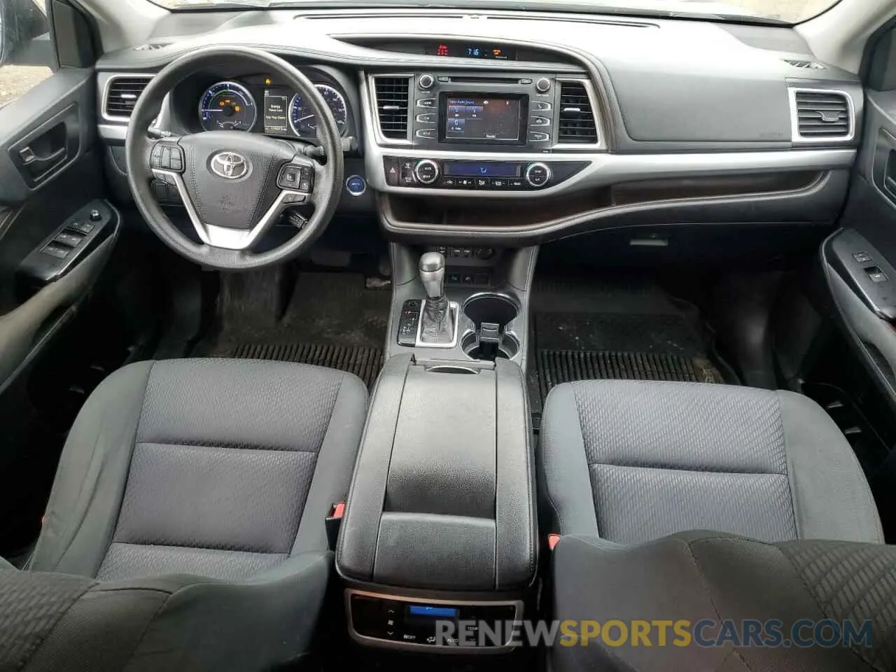 8 fotografías del automóvil dañado 5TDBGRFH4KS065908 TOYOTA HIGHLANDER 2019
