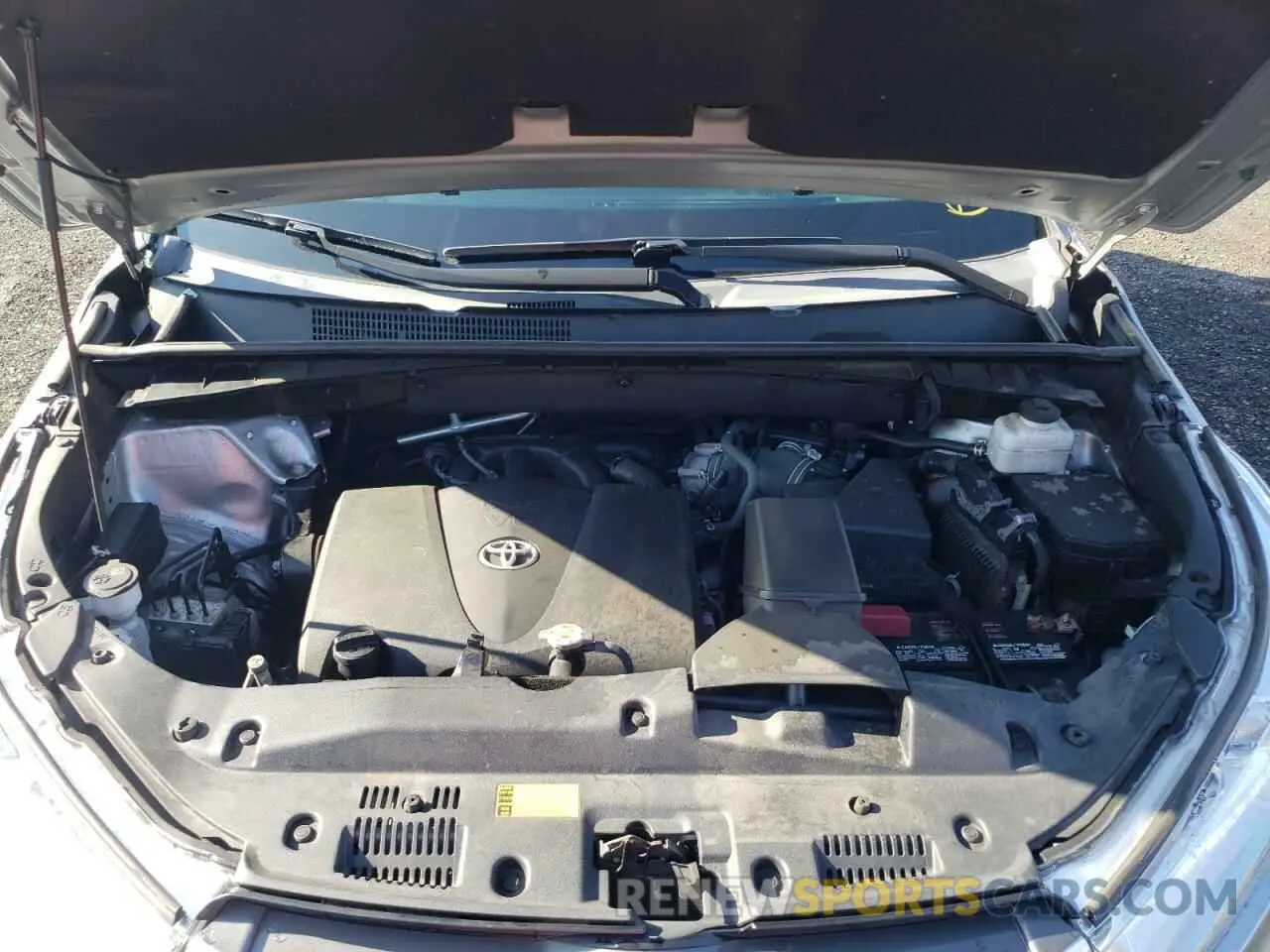 7 fotografías del automóvil dañado 5TDBZRFH0KS932019 TOYOTA HIGHLANDER 2019
