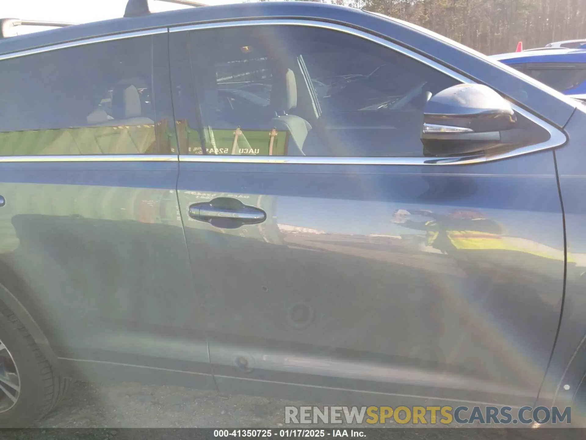 14 fotografías del automóvil dañado 5TDBZRFH0KS942453 TOYOTA HIGHLANDER 2019