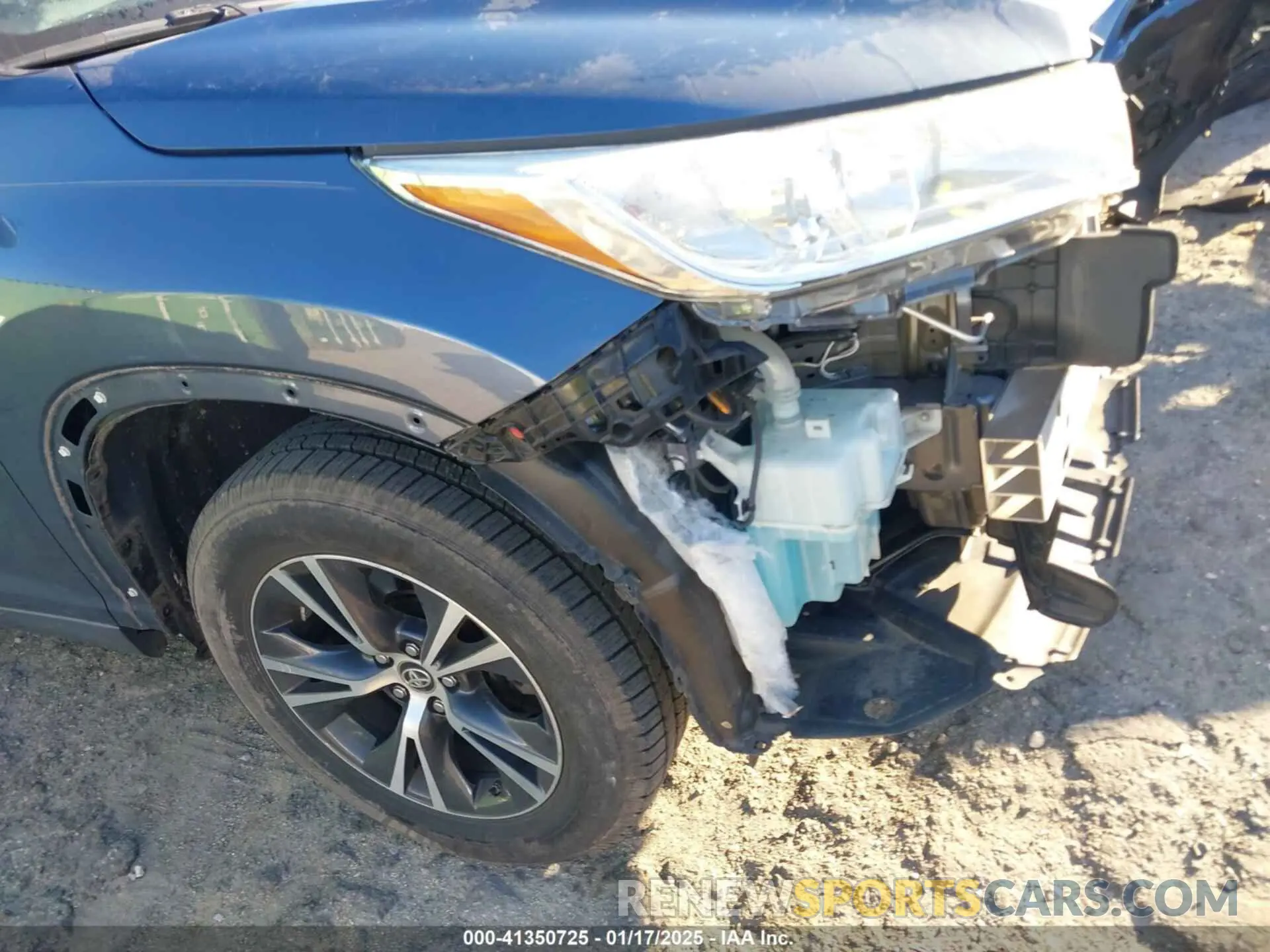 19 fotografías del automóvil dañado 5TDBZRFH0KS942453 TOYOTA HIGHLANDER 2019