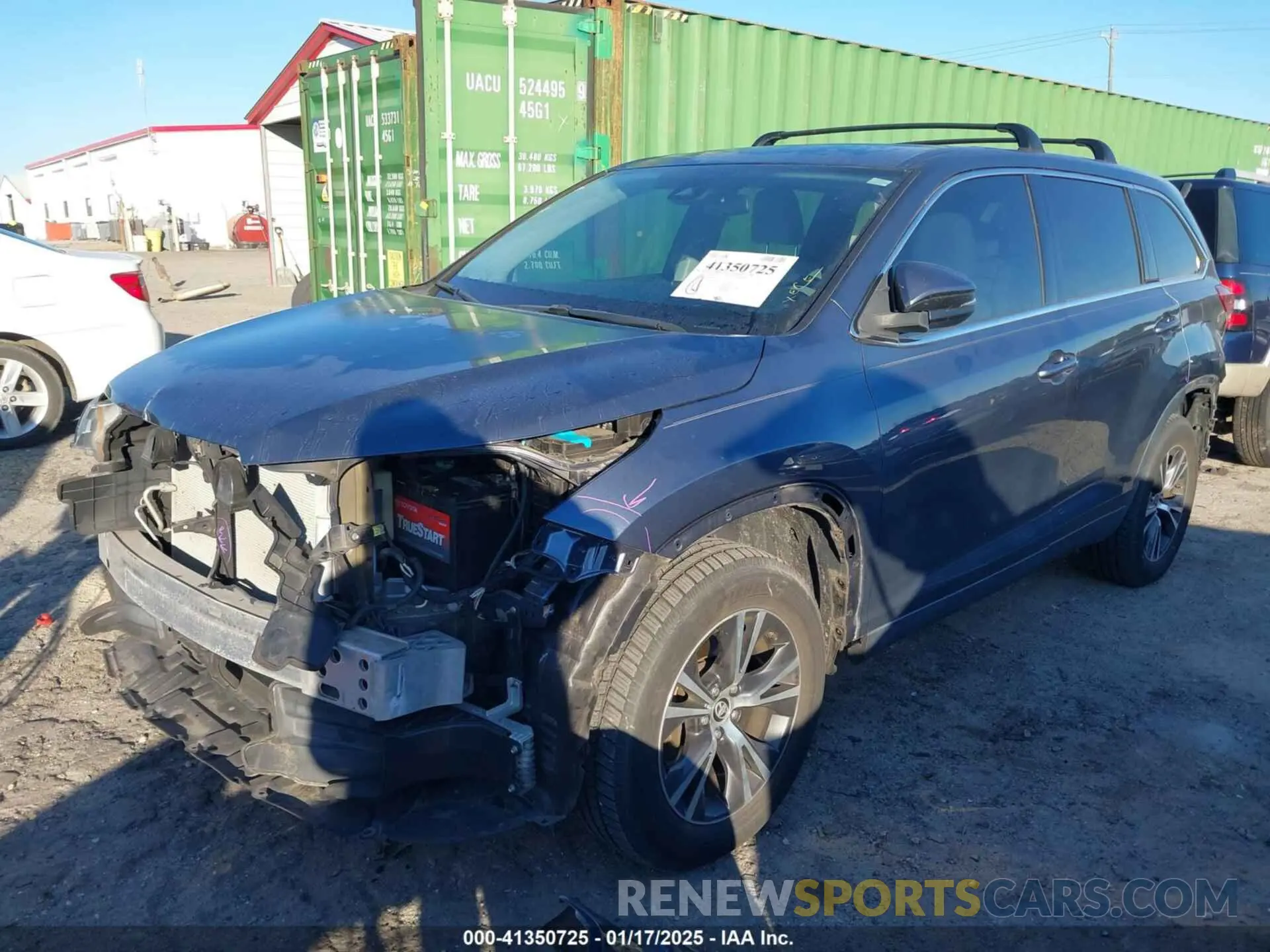 2 fotografías del automóvil dañado 5TDBZRFH0KS942453 TOYOTA HIGHLANDER 2019