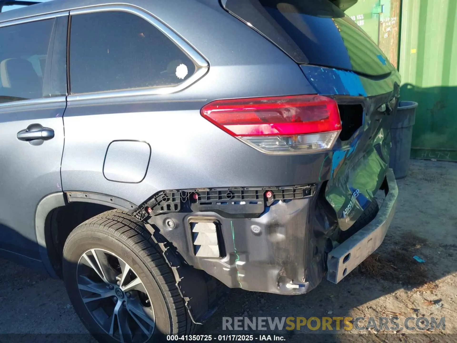 22 fotografías del automóvil dañado 5TDBZRFH0KS942453 TOYOTA HIGHLANDER 2019