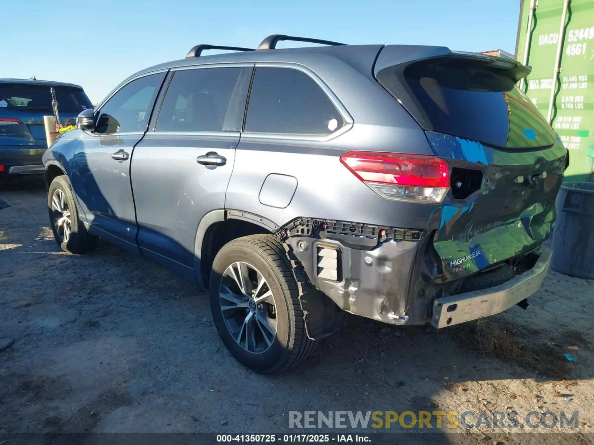 3 fotografías del automóvil dañado 5TDBZRFH0KS942453 TOYOTA HIGHLANDER 2019