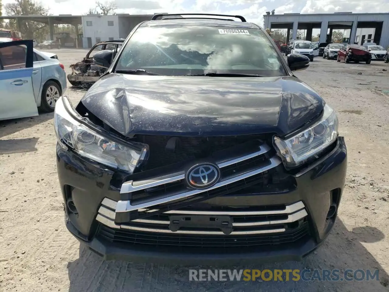 5 fotografías del automóvil dañado 5TDBZRFH0KS957549 TOYOTA HIGHLANDER 2019