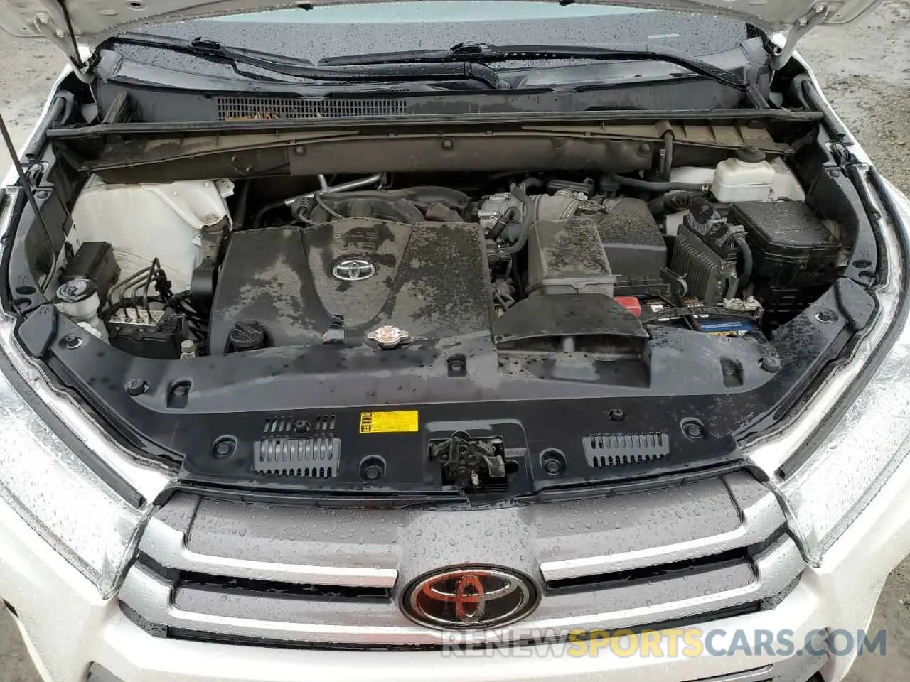 12 fotografías del automóvil dañado 5TDBZRFH0KS977879 TOYOTA HIGHLANDER 2019