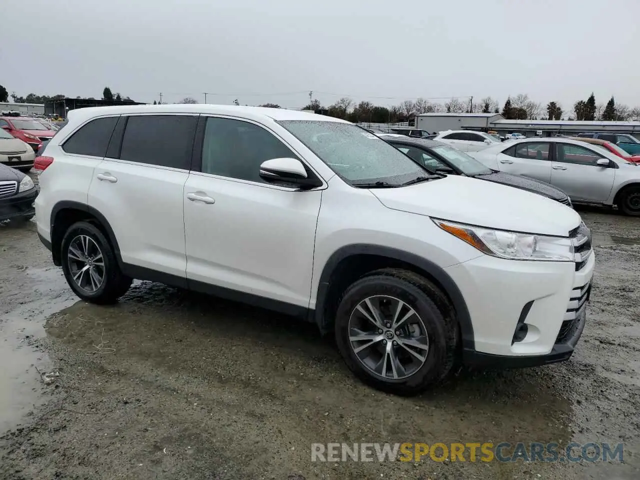 4 fotografías del automóvil dañado 5TDBZRFH0KS977879 TOYOTA HIGHLANDER 2019
