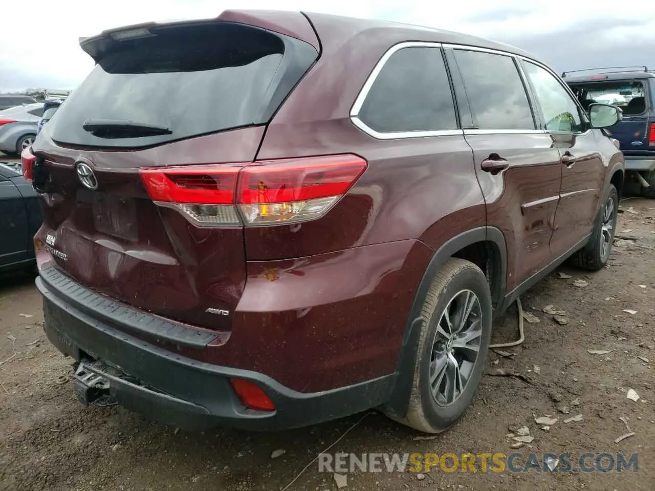4 fotografías del automóvil dañado 5TDBZRFH1KS715353 TOYOTA HIGHLANDER 2019