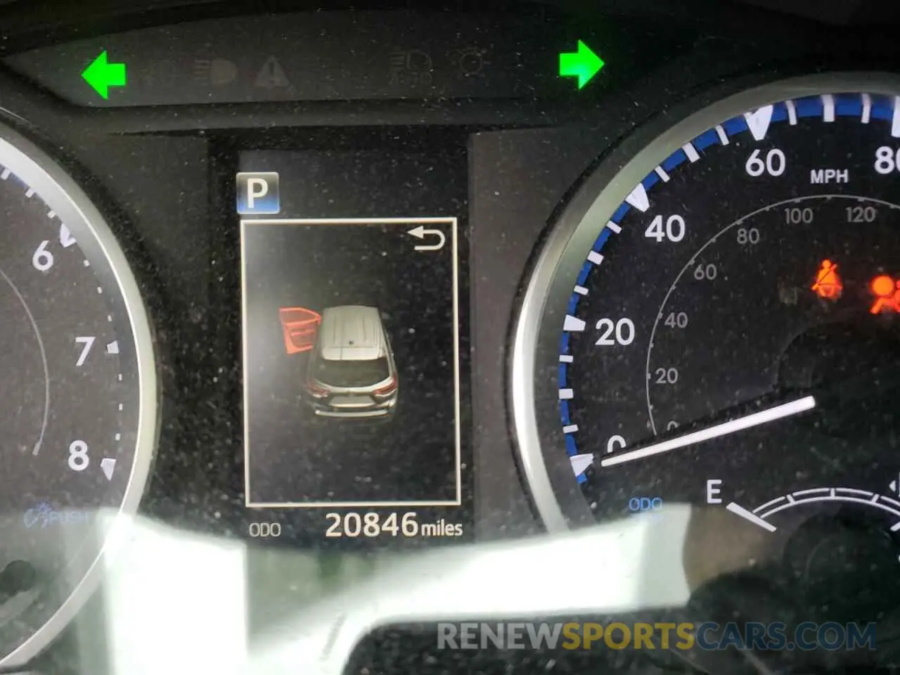 8 fotografías del automóvil dañado 5TDBZRFH1KS715353 TOYOTA HIGHLANDER 2019