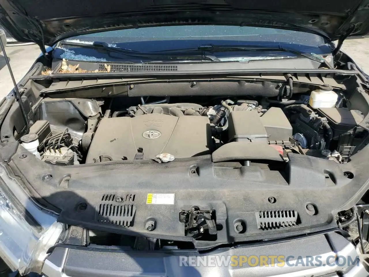 12 fotografías del automóvil dañado 5TDBZRFH1KS725302 TOYOTA HIGHLANDER 2019