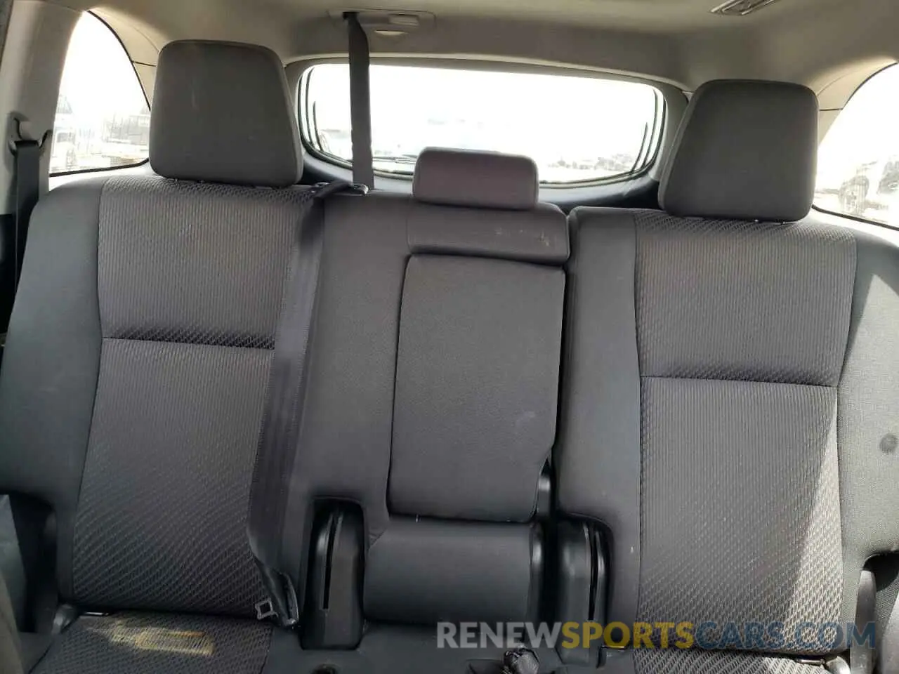 10 fotografías del automóvil dañado 5TDBZRFH1KS946849 TOYOTA HIGHLANDER 2019