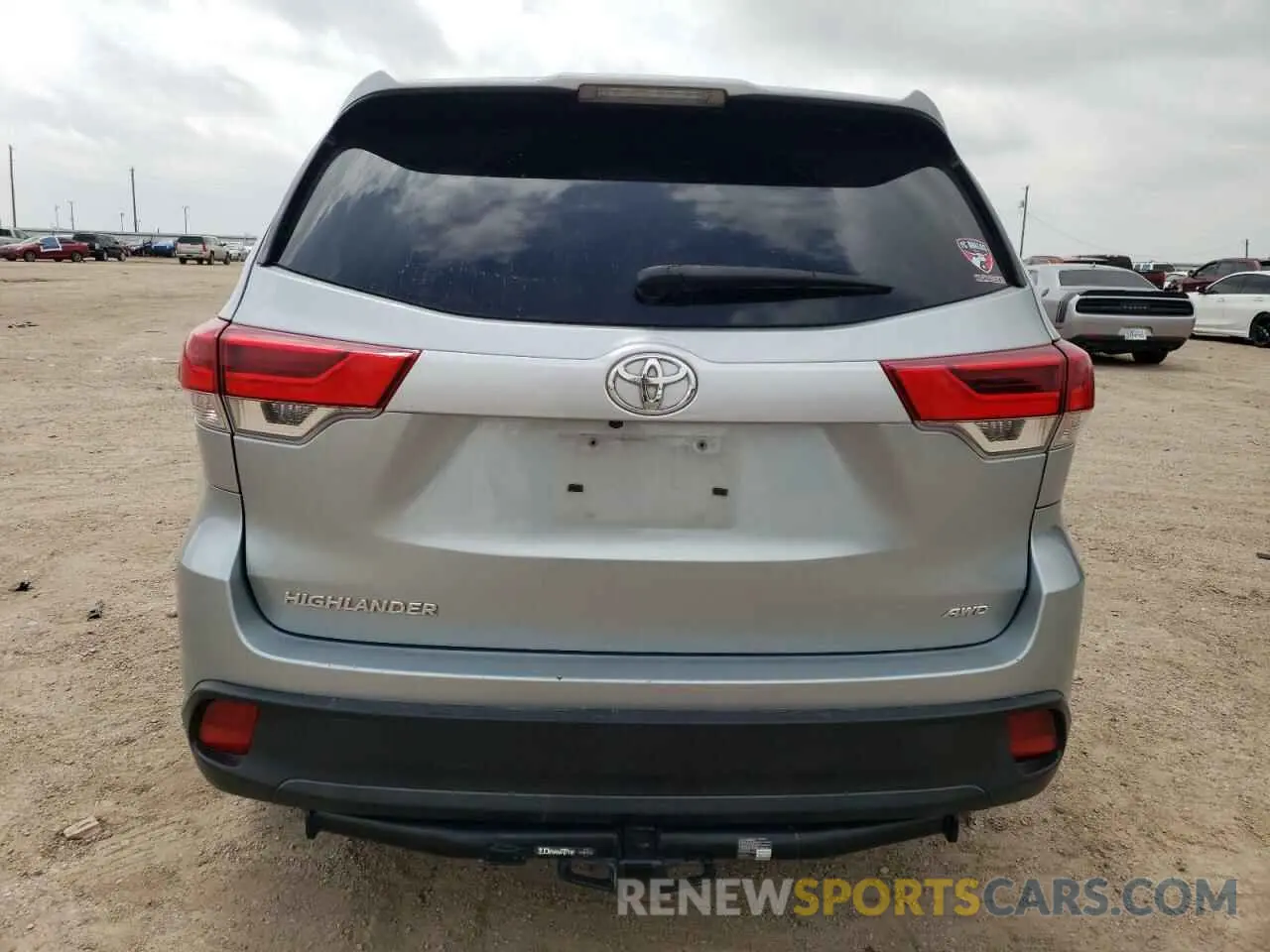 6 fotografías del automóvil dañado 5TDBZRFH1KS946849 TOYOTA HIGHLANDER 2019