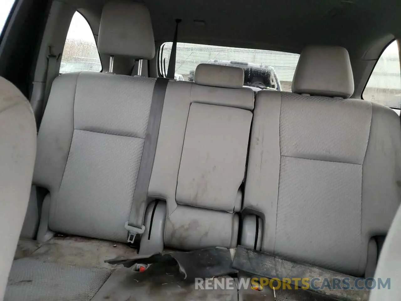 10 fotografías del automóvil dañado 5TDBZRFH2KS729777 TOYOTA HIGHLANDER 2019