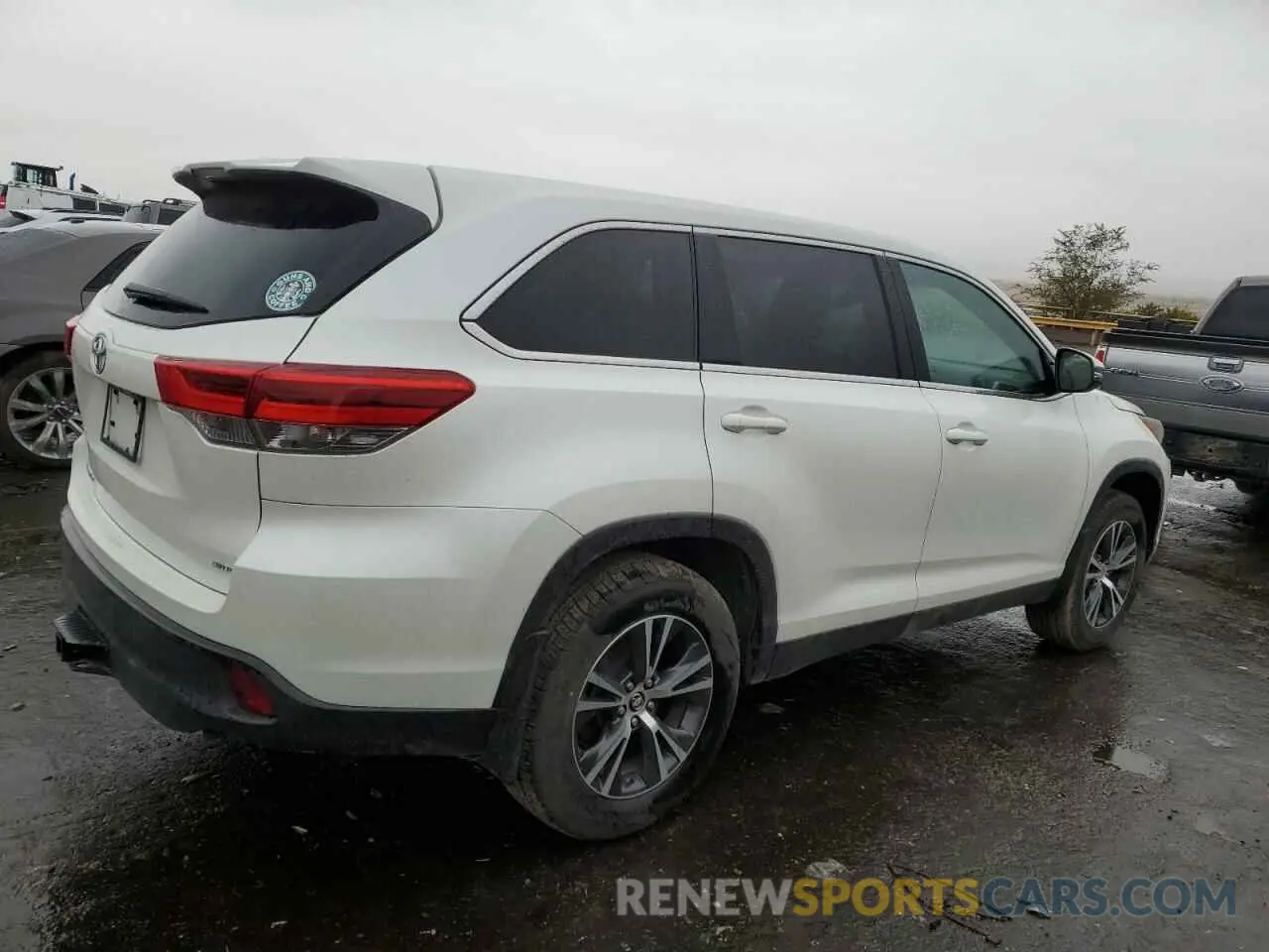 3 fotografías del automóvil dañado 5TDBZRFH2KS729777 TOYOTA HIGHLANDER 2019