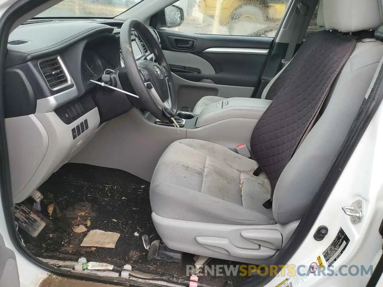 7 fotografías del automóvil dañado 5TDBZRFH2KS729777 TOYOTA HIGHLANDER 2019