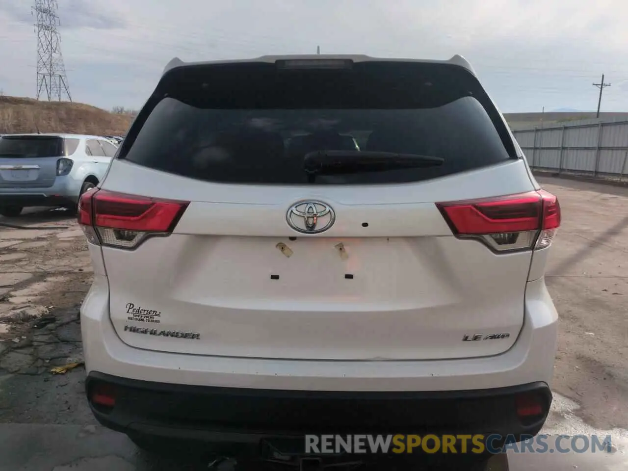 6 fotografías del automóvil dañado 5TDBZRFH2KS927680 TOYOTA HIGHLANDER 2019
