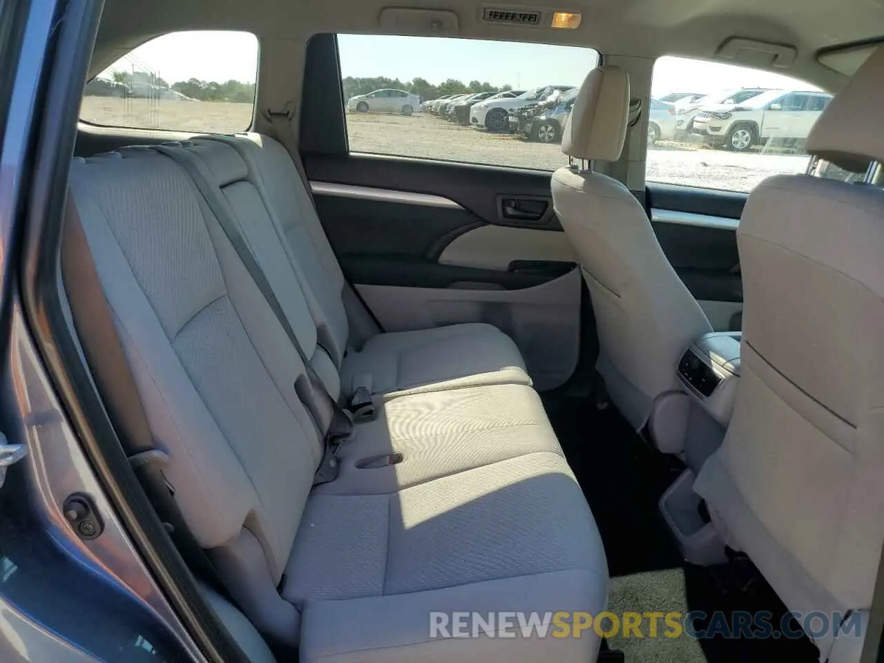 11 fotografías del automóvil dañado 5TDBZRFH2KS940185 TOYOTA HIGHLANDER 2019