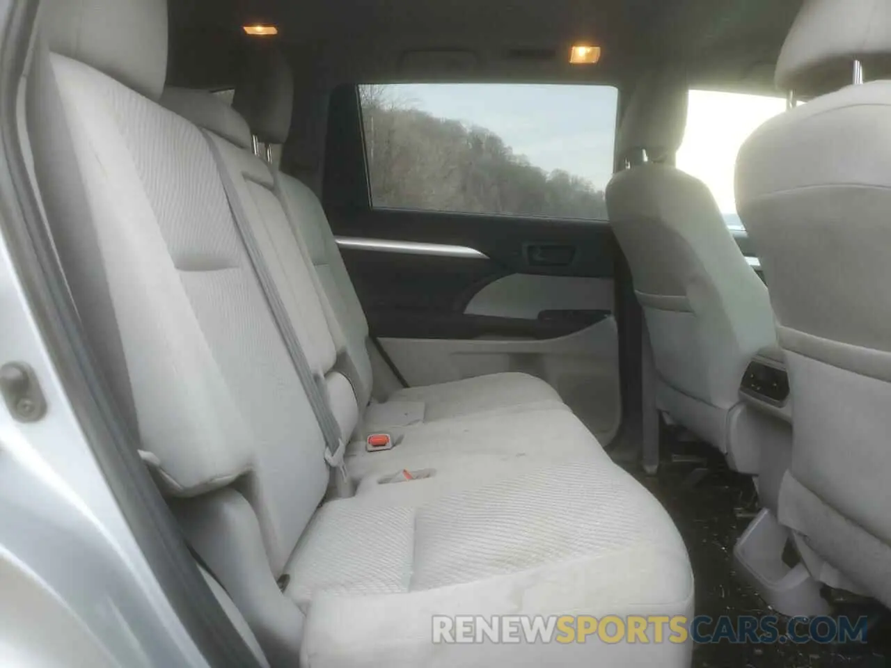 11 fotografías del automóvil dañado 5TDBZRFH2KS993873 TOYOTA HIGHLANDER 2019