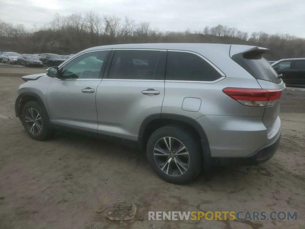 2 fotografías del automóvil dañado 5TDBZRFH2KS993873 TOYOTA HIGHLANDER 2019