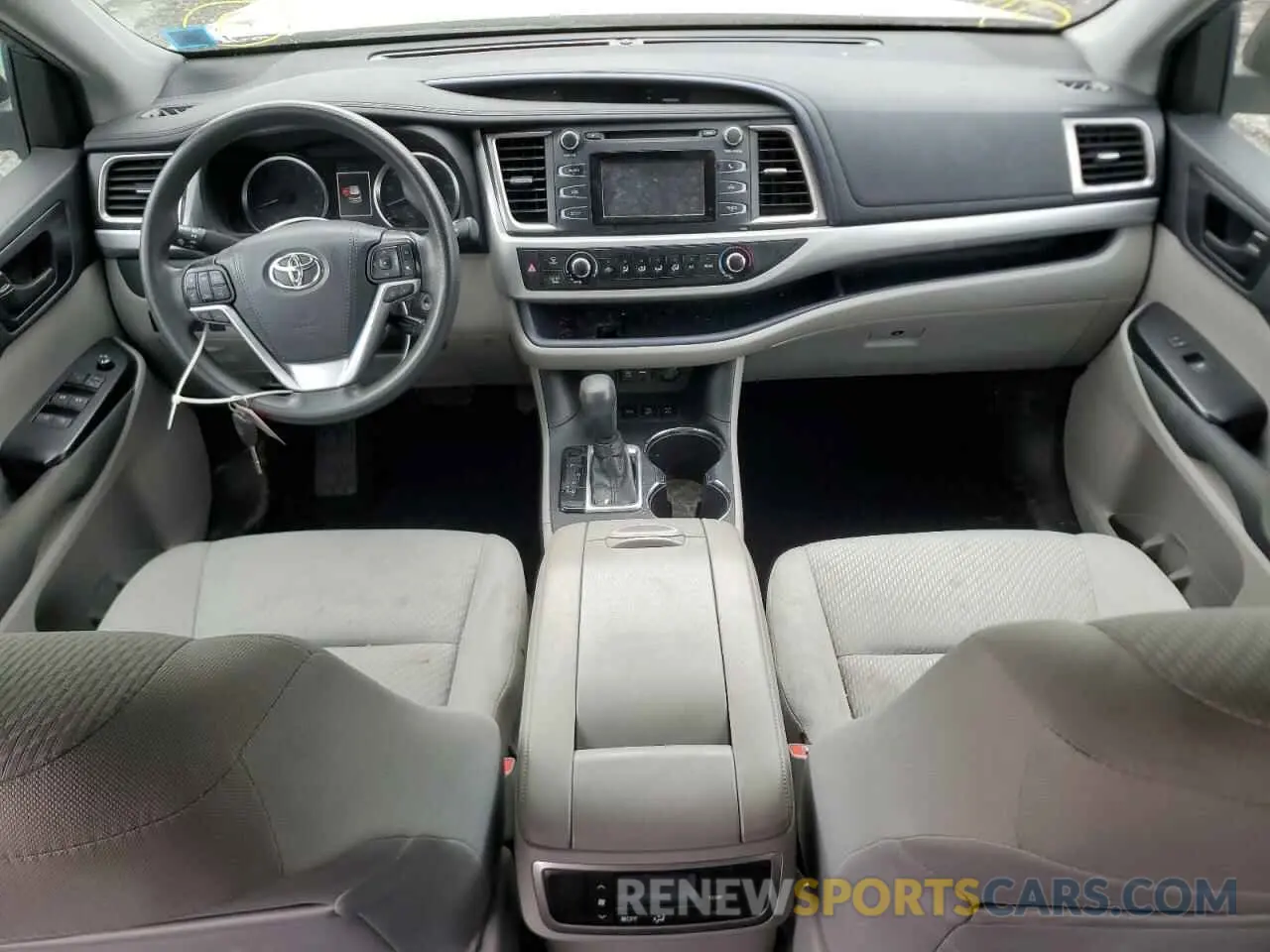 8 fotografías del automóvil dañado 5TDBZRFH2KS993873 TOYOTA HIGHLANDER 2019