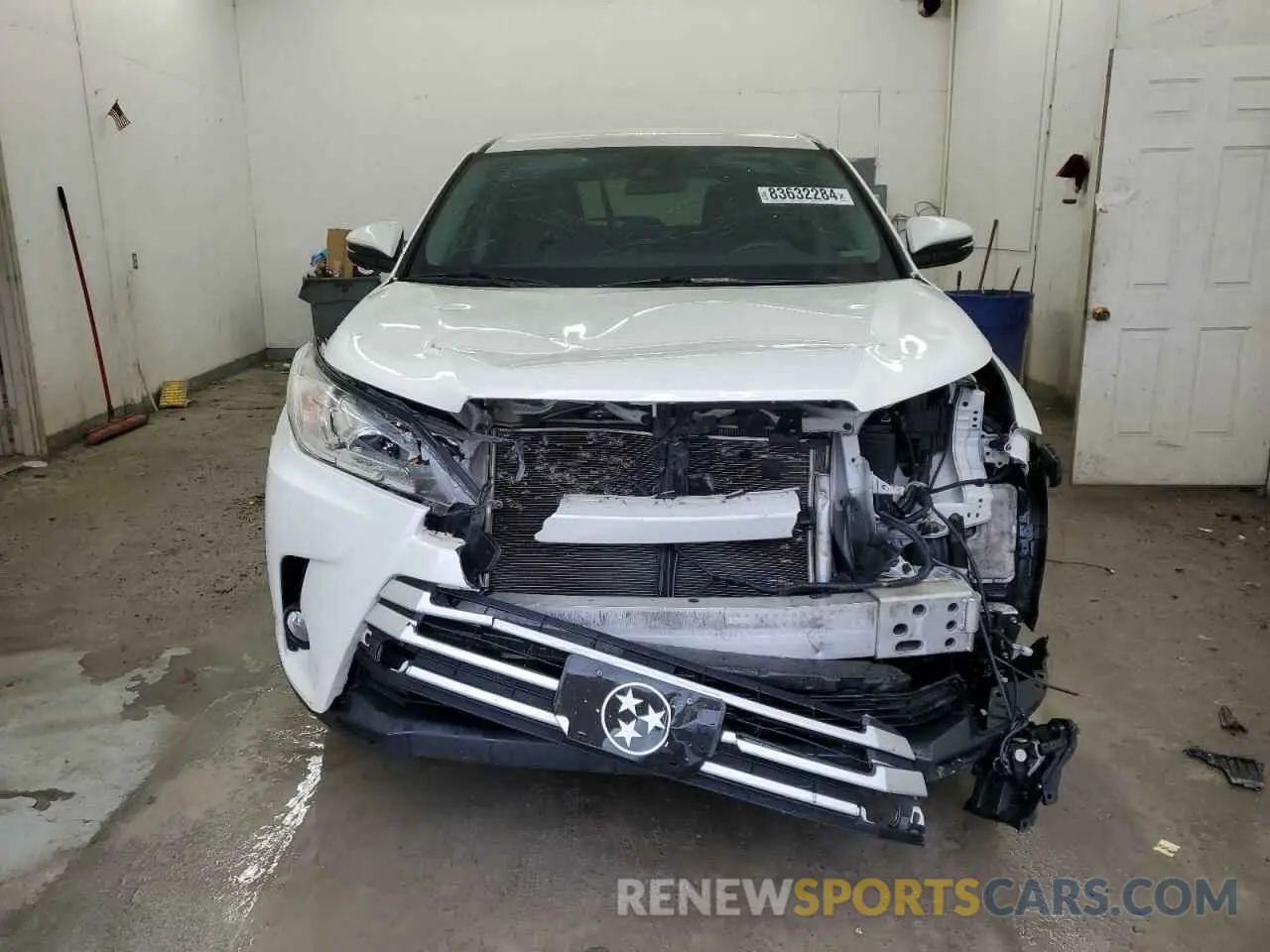 5 fotografías del automóvil dañado 5TDBZRFH3KS913769 TOYOTA HIGHLANDER 2019