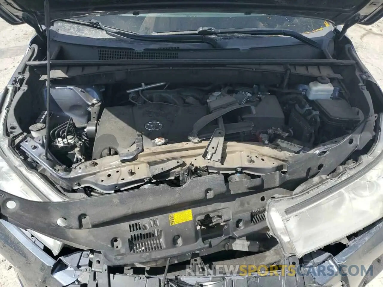 11 fotografías del automóvil dañado 5TDBZRFH3KS960817 TOYOTA HIGHLANDER 2019