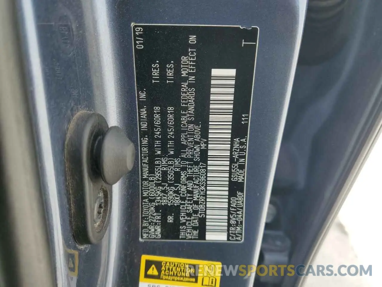 12 fotografías del automóvil dañado 5TDBZRFH3KS960817 TOYOTA HIGHLANDER 2019