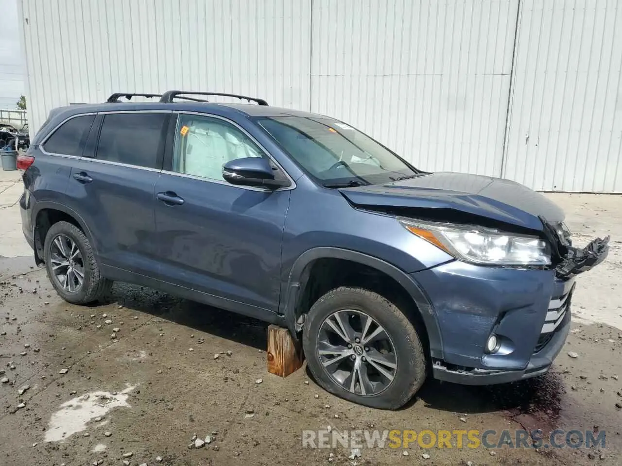 4 fotografías del automóvil dañado 5TDBZRFH3KS960817 TOYOTA HIGHLANDER 2019