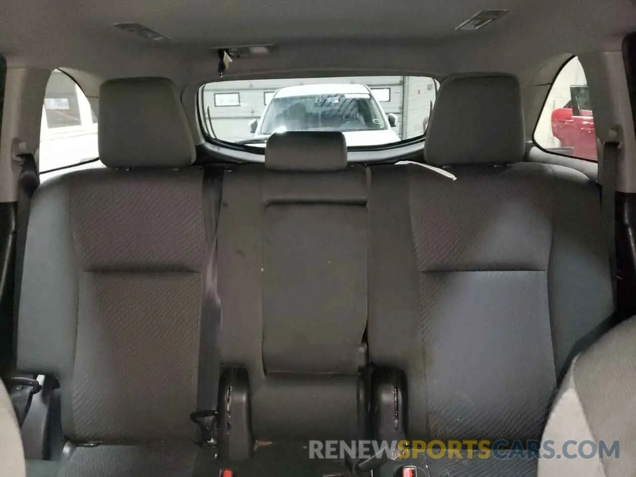 10 fotografías del automóvil dañado 5TDBZRFH3KS963541 TOYOTA HIGHLANDER 2019