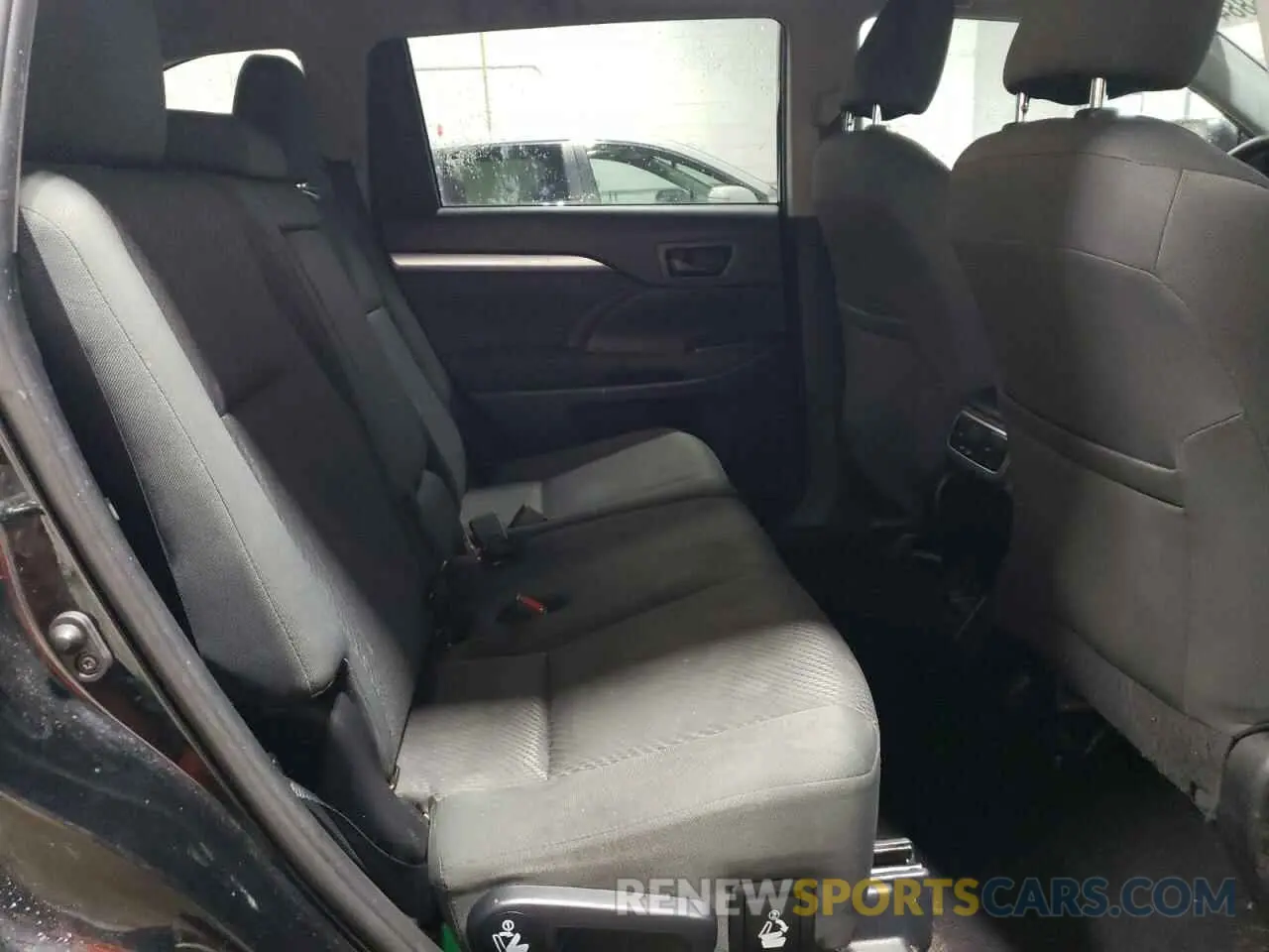 11 fotografías del automóvil dañado 5TDBZRFH3KS963541 TOYOTA HIGHLANDER 2019