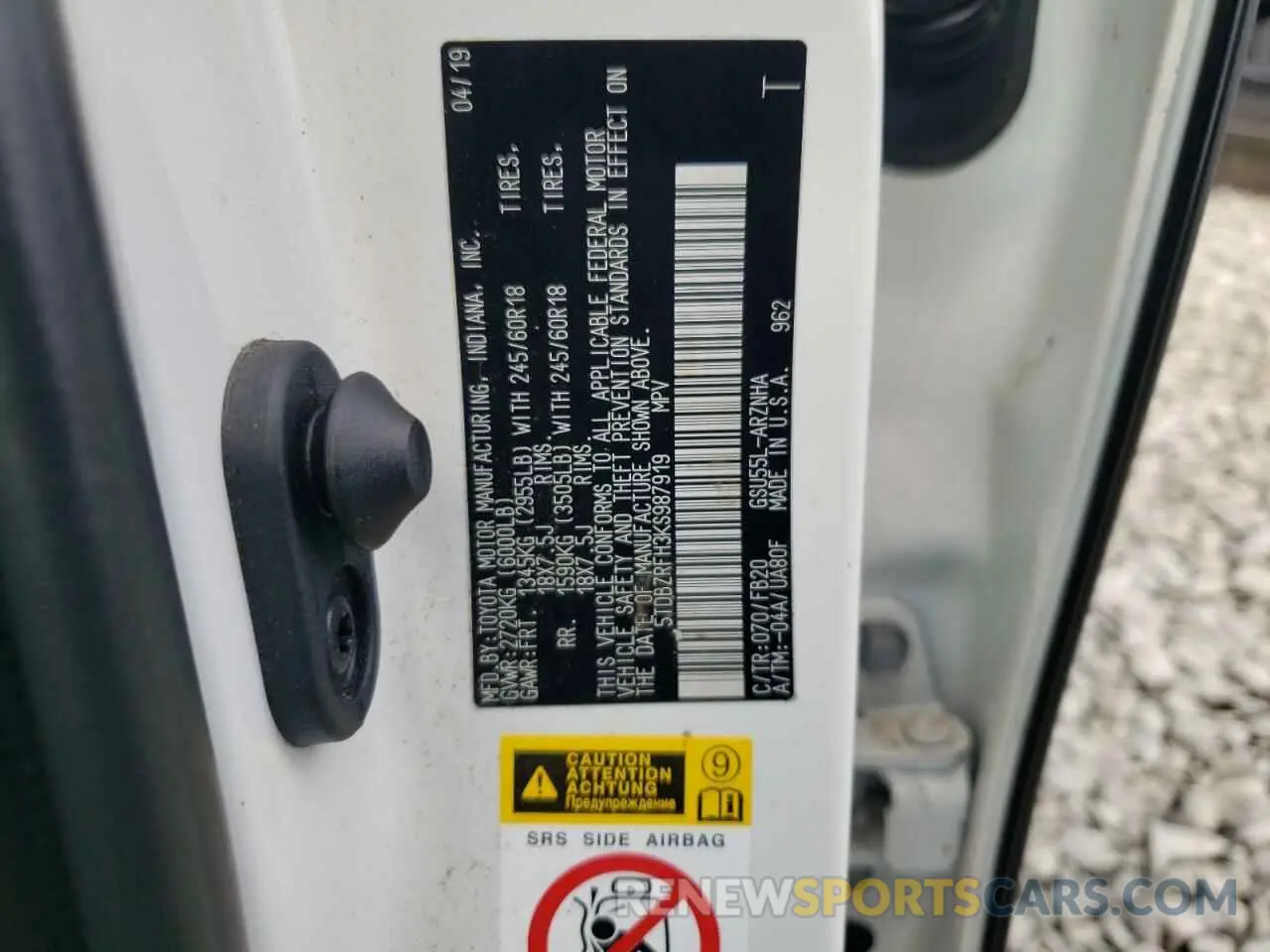 10 fotografías del automóvil dañado 5TDBZRFH3KS987919 TOYOTA HIGHLANDER 2019