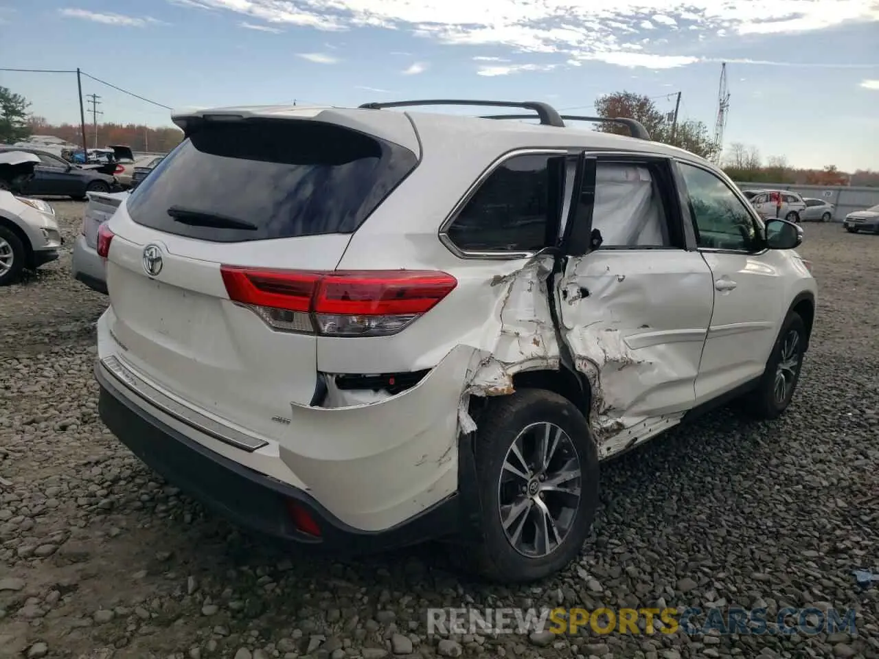 4 fotografías del automóvil dañado 5TDBZRFH3KS987919 TOYOTA HIGHLANDER 2019